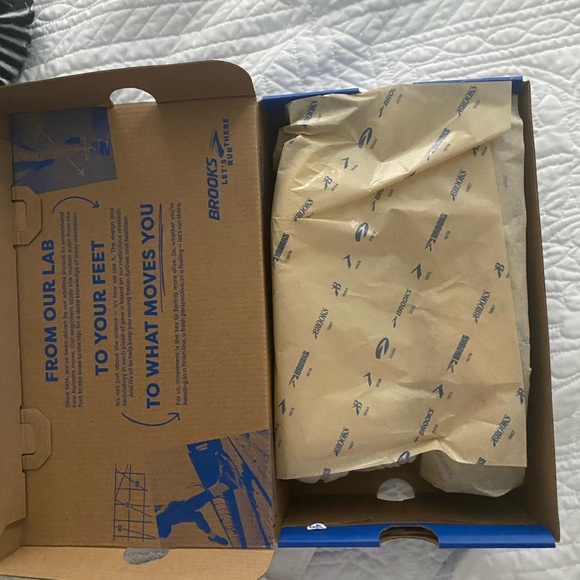 Brooks Ghost Max L Women's Shoes - white - Picture 2 of 3